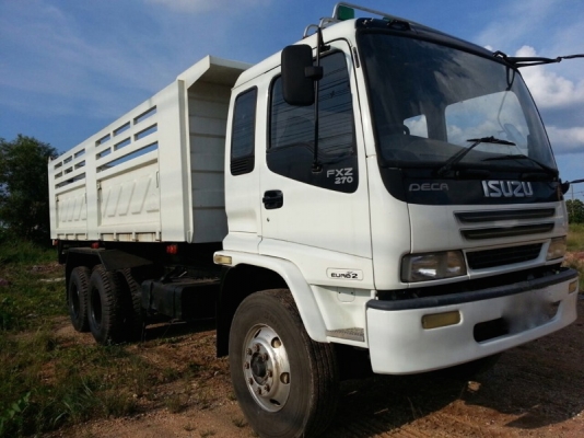 รถอีซูซุ 10 ล้อดั้ม  270  แรงม้า  ปี 45  สนใจติดต่อ 081 - 6079515