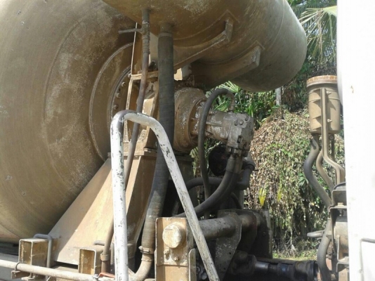 รถอีซูซุ 10 ล้อ โม่ปูน 270 แรงม้า. ปี 43 สนใจติดต่อ 081 - 6079515 รถอีซูซุ 10 ล้อ โม่ปูน 270 แรงม้า. ปี 43 สนใจติดต่อ 081 - 6079515