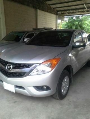 ขายมาสด้า BT50 ปี57 วิ่งได้17,000โล สภาพสวยพร้อมใช้ ราคาต่อรองได้ ติดต่อได้ที่คุณ อ๊อฟ พิจิตร 086-737-9991