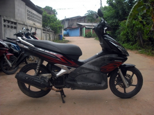 Honda Airblade เครื่องเดิมคาร์บูเดิมเครื่องแน่นสตาร์ทง่ายเอกสารชุดโอนครบราคา12,900บาท Honda Airblade เครื่องเดิมคาร์บูเดิมเครื่องแน่นสตาร์ทง่ายเอกสารชุดโอนครบราคา12,900บาท