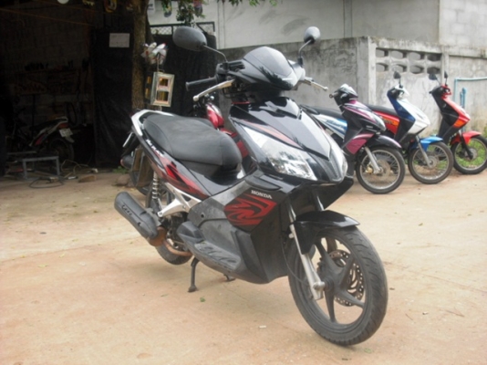 Honda Airblade เครื่องเดิมคาร์บูเดิมเครื่องแน่นสตาร์ทง่ายเอกสารชุดโอนครบราคา12,900บาท Honda Airblade เครื่องเดิมคาร์บูเดิมเครื่องแน่นสตาร์ทง่ายเอกสารชุดโอนครบราคา12,900บาท