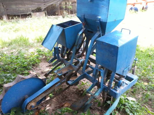 ขายเครื่องหยอดข้าวโพด พร้อมใช้งาน