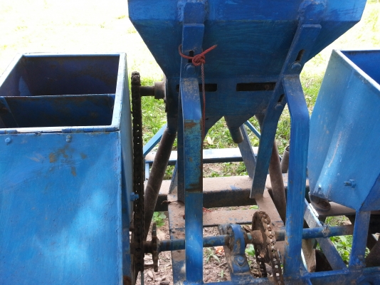 ขายเครื่องหยอดข้าวโพด พร้อมใช้งาน