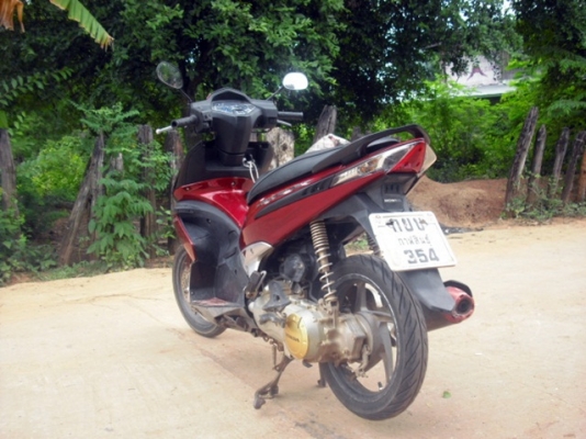 Honda Airblade รถผู้หญิงใช้มือเดียวเครื่องเดิมคาร์บูเดิมเครื่องแน่นสตาร์ทง่ายเอกสารชุดโอนครบราคา10,000บาท