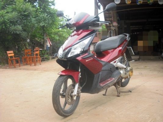 Honda Airblade รถผู้หญิงใช้มือเดียวเครื่องเดิมคาร์บูเดิมเครื่องแน่นสตาร์ทง่ายเอกสารชุดโอนครบราคา10,000บาท