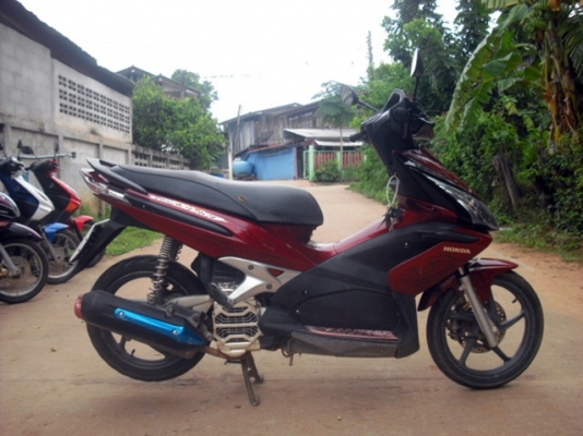 Honda Airblade รถผู้หญิงใช้มือเดียวเครื่องเดิมคาร์บูเดิมเครื่องแน่นสตาร์ทง่ายเอกสารชุดโอนครบราคา10,000บาท