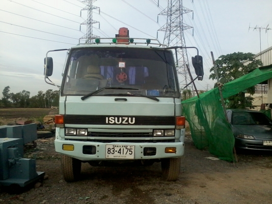 บริการหกล้อติดเครน 5 ตันรับจ้าง