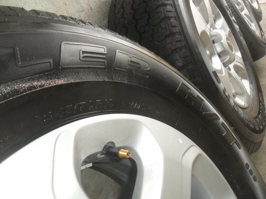 ล้อแม็ก 16นิ้ว 6รู เชฟ พร้อมยาง 245/70R16 ปี09 สวยๆ 4 ล้อ ราคา 6900 บาท