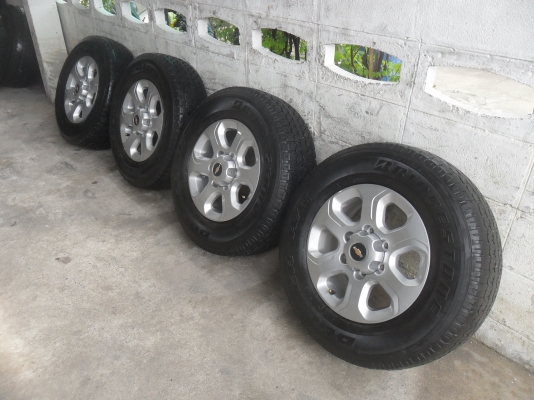 ล้อแม็ก 16นิ้ว 6รู เชฟ พร้อมยาง 245/70R16 ปี09 สวยๆ 4 ล้อ ราคา 6900 บาท