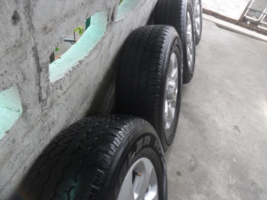 ล้อแม็ก 16นิ้ว 6รู เชฟ พร้อมยาง 245/70R16 ปี09 สวยๆ 4 ล้อ ราคา 6900 บาท