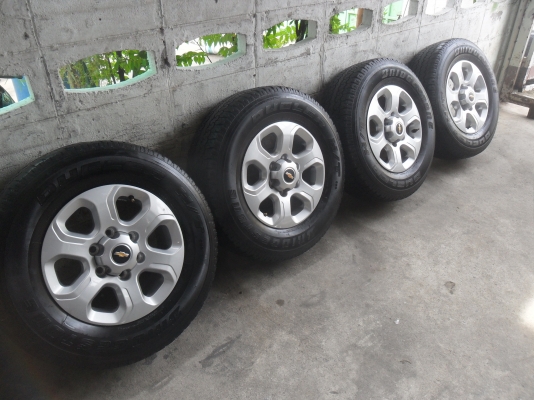 ล้อแม็ก 16นิ้ว 6รู เชฟ พร้อมยาง 245/70R16 ปี09 สวยๆ 4 ล้อ ราคา 6900 บาท