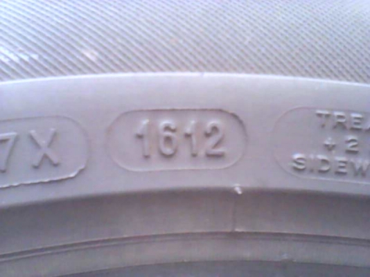 ยาง 205/55/16 ปี 12 ชุด 4 เส้น 2000 บาท