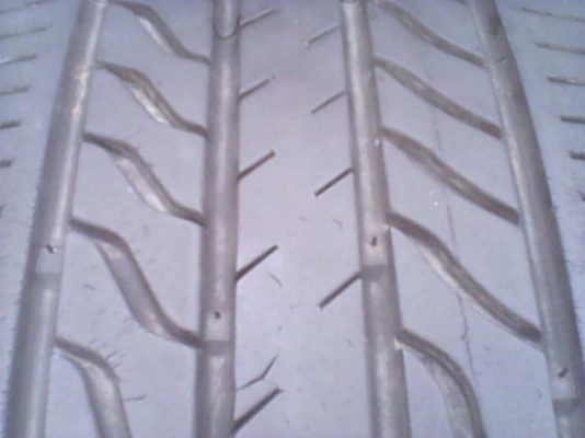 ยาง 205/55/16 ปี 12 ชุด 4 เส้น 2000 บาท