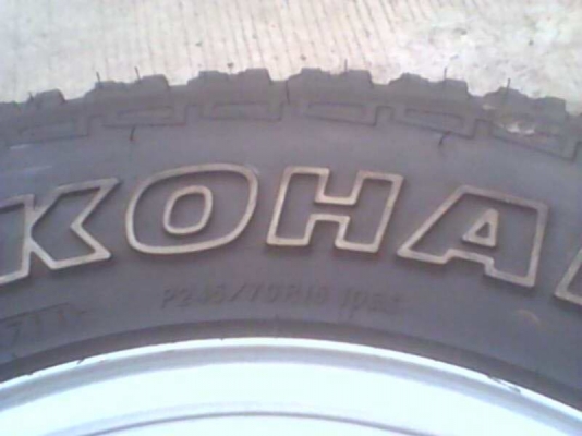 ล้ออะไหล่6รู139 พร้อมยาง245/70/16 ปี 11 2000 บาท