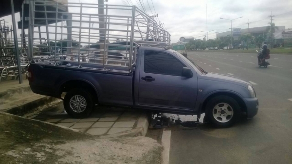 ขายกระบะ อีซูซุ D-MAXปี48เครื่อง2.5 สภาพพร้อมใช้งาน เครื่องดี แชชซีดี พร้อม คอกเหล็ก