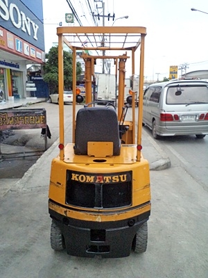 ขายรถยกโคมัสสึ 900 กิโล เครื่องเบนซิน กระบอกคู่ เสาสูง 3 เมตร พวงมาลัยเพาเว่อร์ สีเดิมจากนอก นำเข้าจากญี่ปุ่น ใช้งานได้ทันที ราคา98000 ขายรถยกโคมัสสึ 900 กิโล เครื่องเบนซิน กระบอกคู่ เสาสูง 3 เมตร พวงมาลัยเพาเว่อร์ สีเดิมจากนอก นำเข้าจากญี่ปุ่น ใช้งานได้ทันที ราคา98000