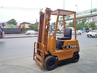 ขายรถยกโคมัสสึ 900 กิโล เครื่องเบนซิน กระบอกคู่ เสาสูง 3 เมตร พวงมาลัยเพาเว่อร์ สีเดิมจากนอก นำเข้าจากญี่ปุ่น ใช้งานได้ทันที ราคา98000 ขายรถยกโคมัสสึ 900 กิโล เครื่องเบนซิน กระบอกคู่ เสาสูง 3 เมตร พวงมาลัยเพาเว่อร์ สีเดิมจากนอก นำเข้าจากญี่ปุ่น ใช้งานได้ทันที ราคา98000