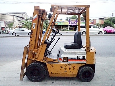 ขายรถยกโคมัสสึ 1 ตัน รุ่น14 เครื่องดีเซลอีซูซุ  กระบอกคู่  เสาสูง 3 เมตร  ยางตัน พวงมาลัยเพาเว่อร์  สีเดิมจากนอก นำเข้าจากญี่ปุ่น ใช้งานได้ทันที ราคา140000