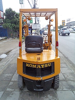 ขายรถตักโคมัสสึ 700 กิโล มีบุ๋งกี เครื่องเบนซิน ล้อหน้าคุ่ พวงมาลัยเพาเว่อร์ สีเดิมจากนอก นำเข้าจากญี่ปุ่น ใช้งานได้ทันที ราค150000 ขายรถตักโคมัสสึ 700 กิโล มีบุ๋งกี เครื่องเบนซิน ล้อหน้าคุ่ พวงมาลัยเพาเว่อร์ สีเดิมจากนอก นำเข้าจากญี่ปุ่น ใช้งานได้ทันที ราค150000