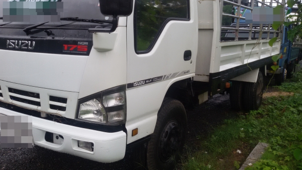 ISUZU NQR  ใช้งานน้อย มือหนึ่งออกห้าง