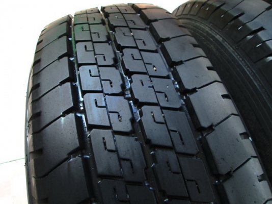 ขายยาง 215-70-15 ปี12 ดอกสวยๆ (1ชุด)