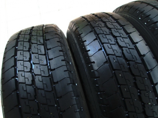 ขายยาง 215-70-15 ปี12 ดอกสวยๆ (1ชุด)