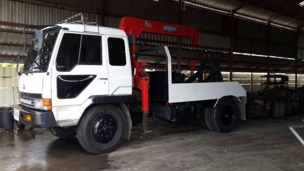 ขาย6ล้อ มิสซู FK457รถยกพร้อมเครน 10เกียร์ สภาพพร้อมใช้