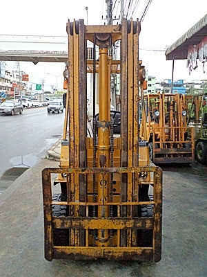 ขายรถยกโตโยต้า 1.5 ตัน  เครื่องเบนซิน   เสาสูง 5 เมตร  เสาต่ำ  ยางตันใหม่  พวงมาลัยเพาเว่อร์  สีเดิมจากนอก นำเข้าจากญี่ปุ่น ใช้งานได้ทันที ราคา160000