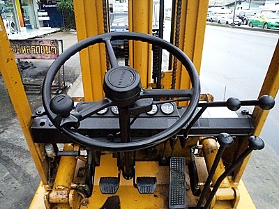 ขายรถยกโตโยต้า 1.5 ตัน  เครื่องเบนซิน   เสาสูง 5 เมตร  เสาต่ำ  ยางตันใหม่  พวงมาลัยเพาเว่อร์  สีเดิมจากนอก นำเข้าจากญี่ปุ่น ใช้งานได้ทันที ราคา160000