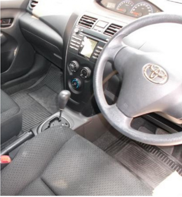 ขายรถเก๋งวีออส สีขาว ออโต้ J ปี 2010