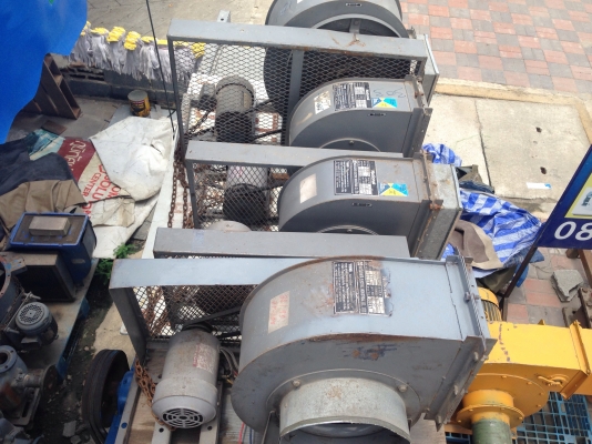 ขายโบวเวอร์ดูดอากาศ National มอเตอร์ขนาาด 1/2 HP. 380 V สภาพสวย วิ่งนิ่ม มี 4 ตัว 3 ขนาด ตามรูปครับ