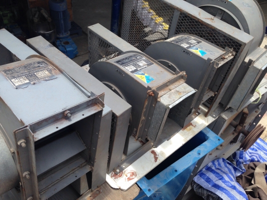 ขายโบวเวอร์ดูดอากาศ National มอเตอร์ขนาาด 1/2 HP. 380 V สภาพสวย วิ่งนิ่ม มี 4 ตัว 3 ขนาด ตามรูปครับ ขายโบวเวอร์ดูดอากาศ National มอเตอร์ขนาาด 1/2 HP. 380 V สภาพสวย วิ่งนิ่ม มี 4 ตัว 3 ขนาด ตามรูปครับ