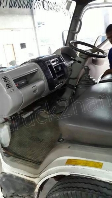 รถบรรทุก 6 ล้อ  HINO  130 แรงม้า