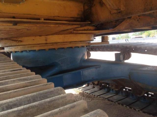 ขายรถแบคโฮ KOMATSU PC200-3 คอลโทรลสั้น ตัวเดินใหญ่ แทร็คใหญ่ รถนอกนำเข้าสภาพสวย มีVDOการทำงานครับ