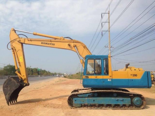 ขายรถแบคโฮ KOMATSU PC200-3 คอลโทรลสั้น ตัวเดินใหญ่ แทร็คใหญ่ รถนอกนำเข้าสภาพสวย มีVDOการทำงานครับ