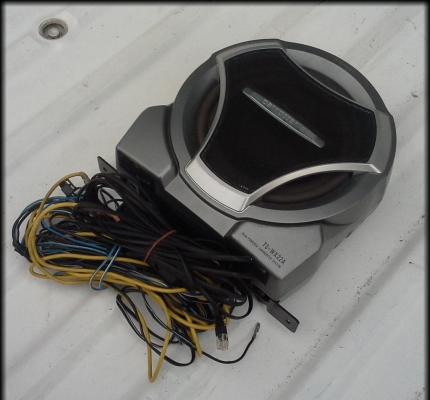 Sub Box Pioneer Carozzeria แบบแอมป์ในตัว วางใต้เบาะนั่ง