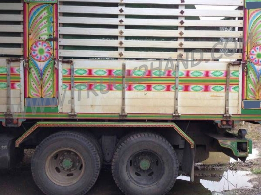 HINO 12ล้อ  ปีจดทะเบียน 51  335 แรงม้า 4 เพลา