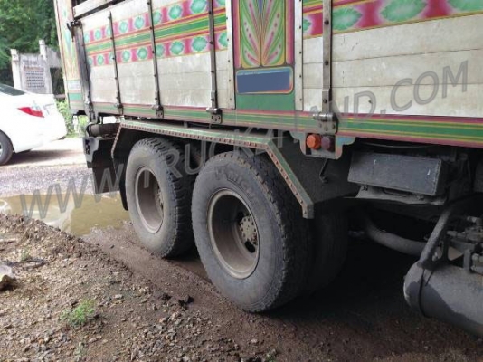 HINO 12ล้อ  ปีจดทะเบียน 51  335 แรงม้า 4 เพลา