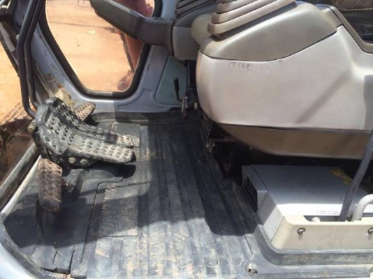 ขายรถแบคโฮ HITACHI EX120-2 ระบบไฟฟ้าเต็ม นำเข้าจากญี่ปุ่น สภาพสวย มี VDO การทำงานครับ