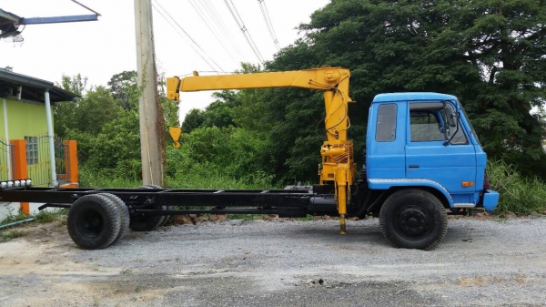 NISSAN 6 ล้อ 185 แรง พร้อมเครน 4 ตัน