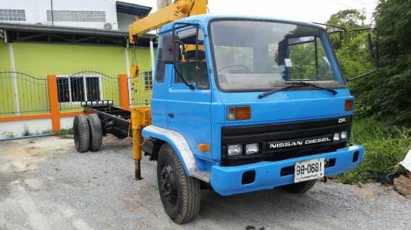 NISSAN 6 ล้อ 185 แรง พร้อมเครน 4 ตัน