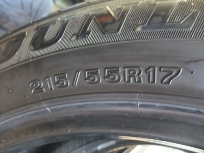 ยาง Dunlop 215/55/17 ปี 12