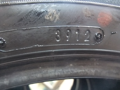 ยาง Dunlop 215/55/17 ปี 12