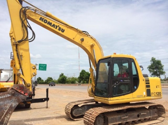 ขายรถแบคโฮ KOMATSU PC130-6 ระบบไฟฟ้าเต็ม ปี 2002 ใบแทร็ค 70 สภาพสวยมาก รถนอกนำเข้า มีVDOการทำงานครับ