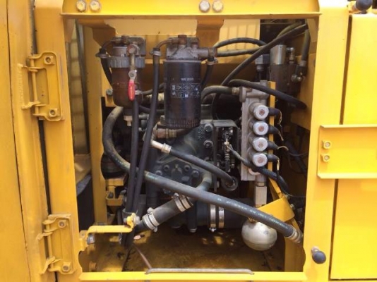 ขายรถแบคโฮ KOMATSU PC130-6 ระบบไฟฟ้าเต็ม ปี 2002 ใบแทร็ค 70 สภาพสวยมาก รถนอกนำเข้า มีVDOการทำงานครับ