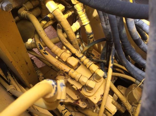 ขายรถแบคโฮ KOMATSU PC130-6 ระบบไฟฟ้าเต็ม ปี 2002 ใบแทร็ค 70 สภาพสวยมาก รถนอกนำเข้า มีVDOการทำงานครับ