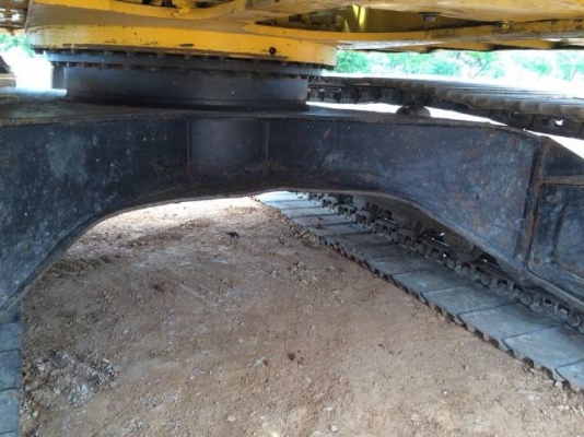 ขายรถแบคโฮ KOMATSU PC130-6 ระบบไฟฟ้าเต็ม ปี 2002 ใบแทร็ค 70 สภาพสวยมาก รถนอกนำเข้า มีVDOการทำงานครับ