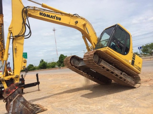 ขายรถแบคโฮ KOMATSU PC130-6 ระบบไฟฟ้าเต็ม ปี 2002 ใบแทร็ค 70 สภาพสวยมาก รถนอกนำเข้า มีVDOการทำงานครับ