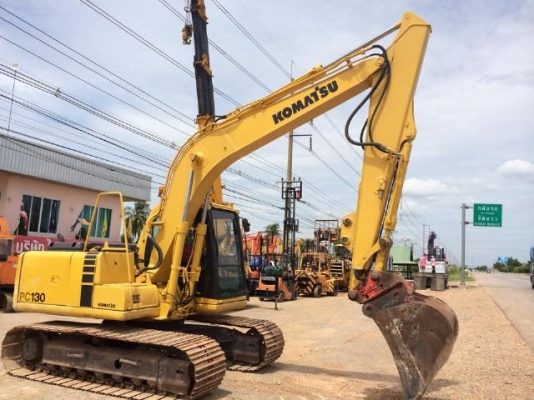 ขายรถแบคโฮ KOMATSU PC130-6 ระบบไฟฟ้าเต็ม ปี 2002 ใบแทร็ค 70 สภาพสวยมาก รถนอกนำเข้า มีVDOการทำงานครับ