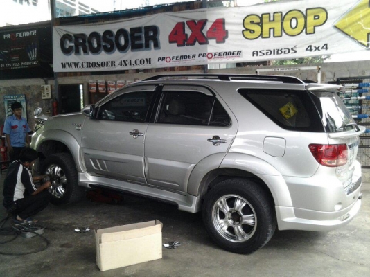 รับแก้ปัญหาช่วงล่าง Toyota Fortuner by Shock Profender